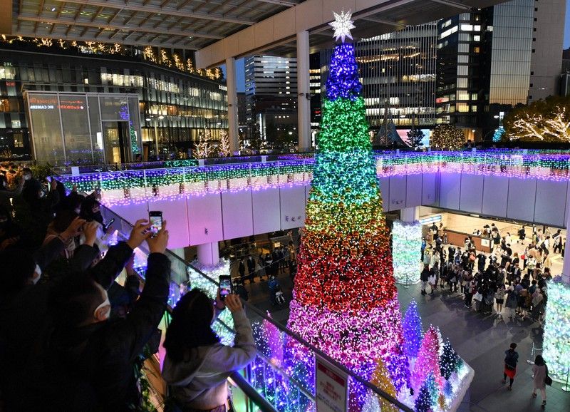 cây thông Giáng Sinh khổng lồ tại ga Nagoya cây thông Giáng Sinh khổng lồ tại ga Nagoya